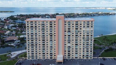 Building Photo - 4900 Brittany Dr S