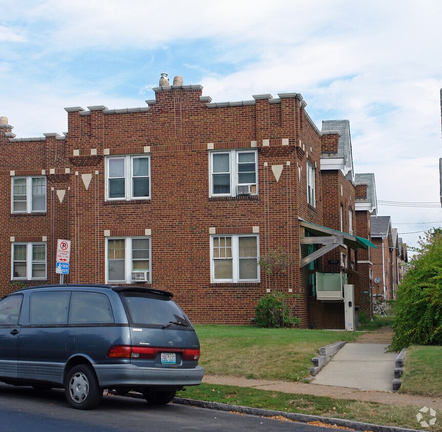 Primary Photo - 3889 Meramec St