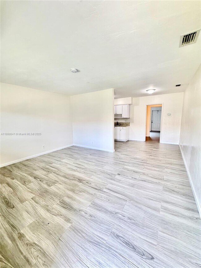 Foto del edificio - 1821 N 17th Ct