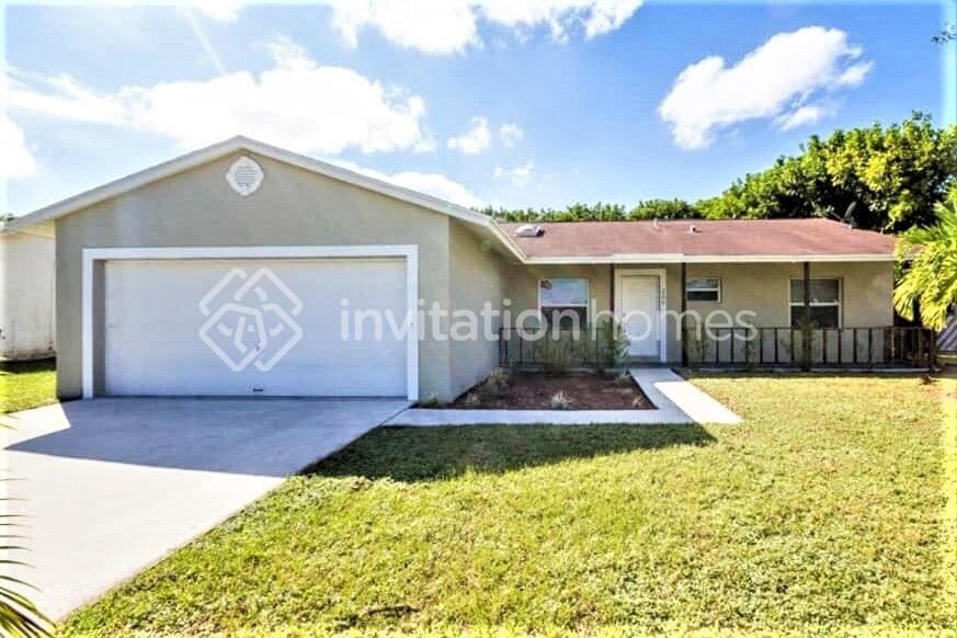 Primary Photo - 260 La Mancha Ave
