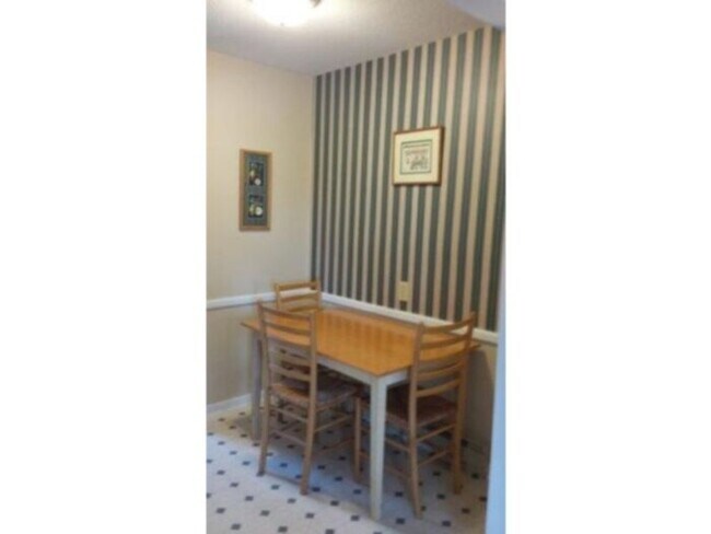 Building Photo - Brewster Place, Fayetteville, Nc 28303