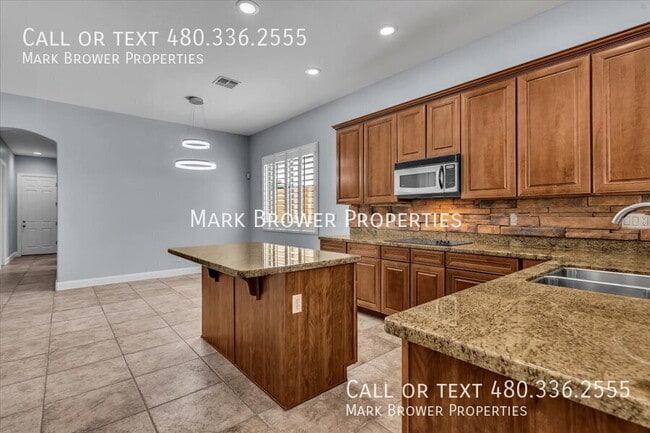 Building Photo - 3732 S Halsted Dr