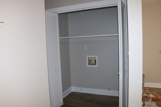 Building Photo - 114 Westscott Dr
