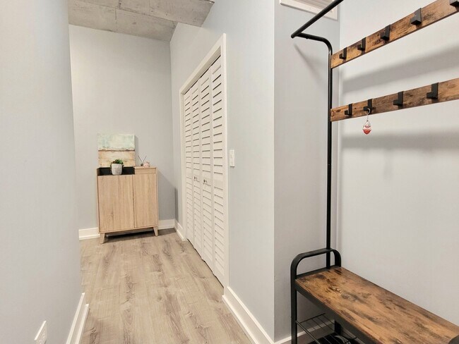 Building Photo - 235 W Van Buren St