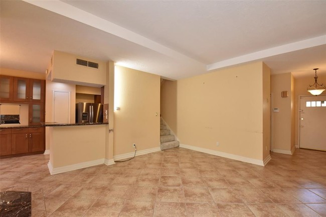 Foto del edificio - 7350 Kirby Dr