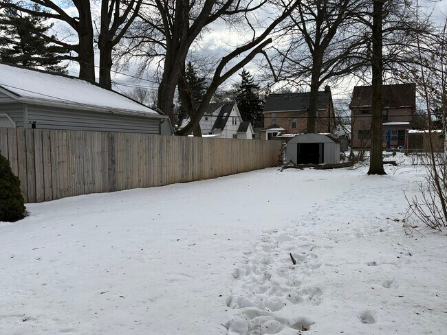 Foto del edificio - 17407 Woodbury Ave