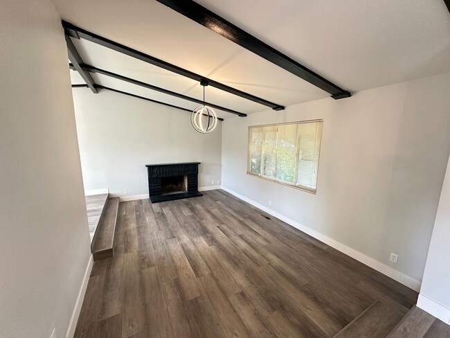 Foto del edificio - 4 Bed 3 Bath Home In San Ramon