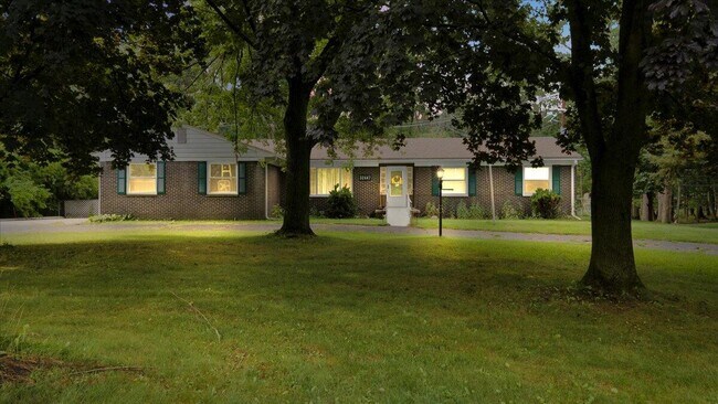 Foto del edificio - 32447 Six Mile Rd