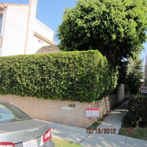 Building Photo - 1408 Wellesley Ave