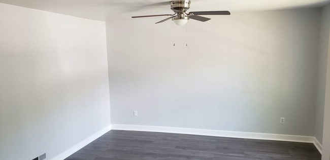 Building Photo - 2203 Ashcreek Dr