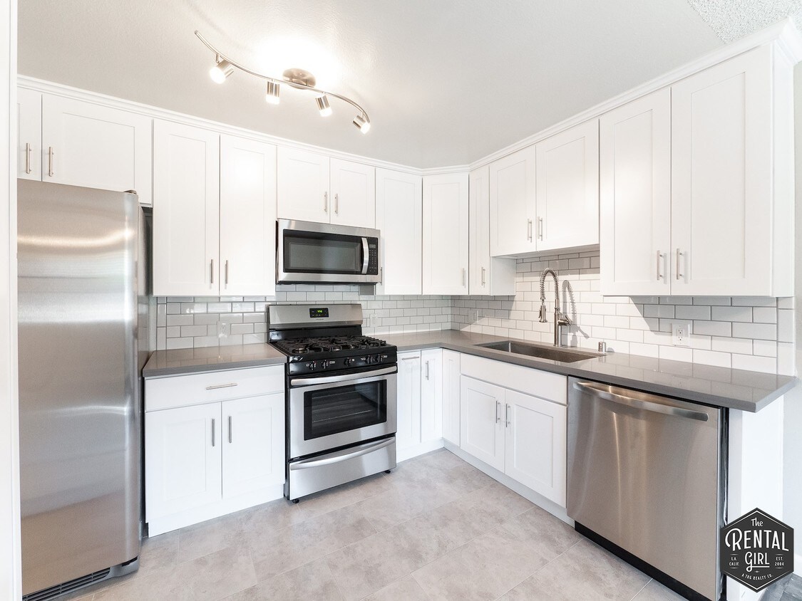 Foto principal - 3030 Montrose Ave