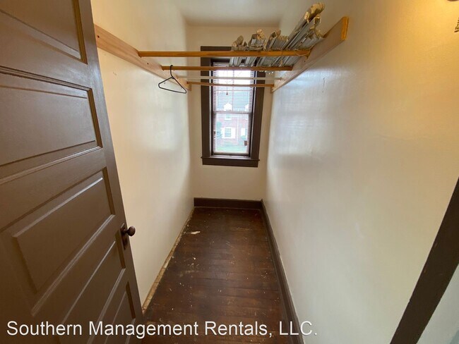Building Photo - 3 br, 1.5 bath House - 754 W Locust St