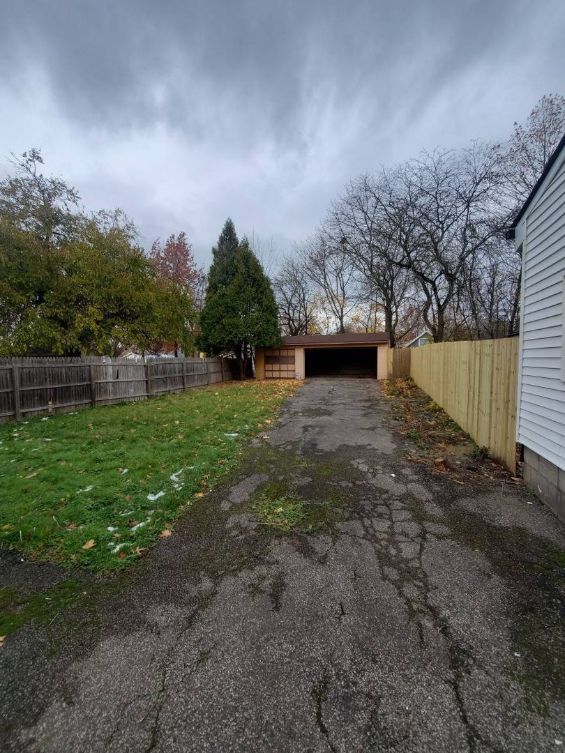 10317 Avon Ave Cleveland, OH 44105 – photo 4