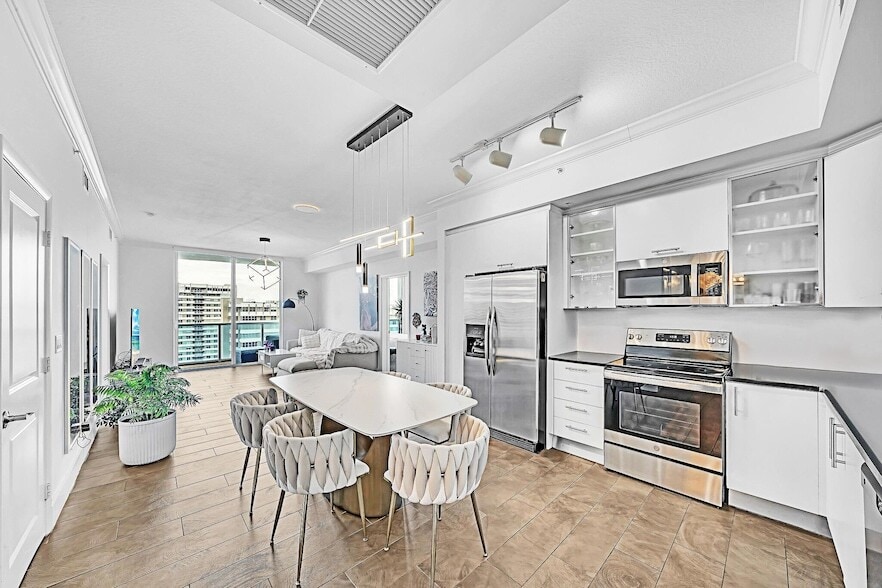 Foto principal - 1945 S Ocean Dr