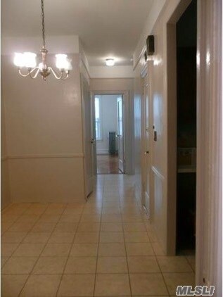 Foto del edificio - 88-52 81st Ave