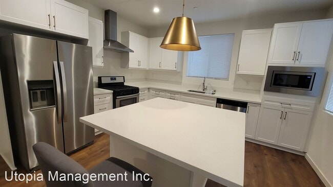 Building Photo - 2 br, 2.5 bath House - 449 Crate Ave