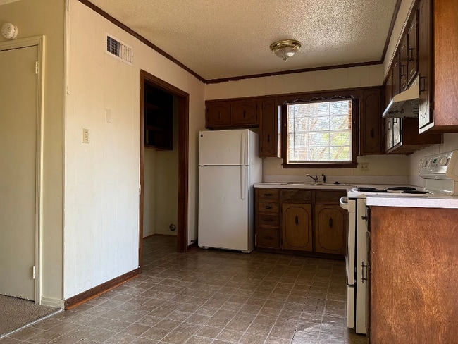 Building Photo - 602 W Scenic Dr