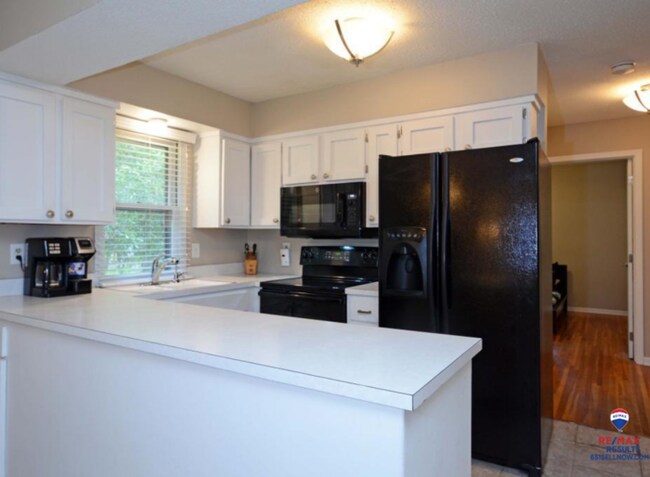 Building Photo - Must-See 4BR 2BA home in New Hope!