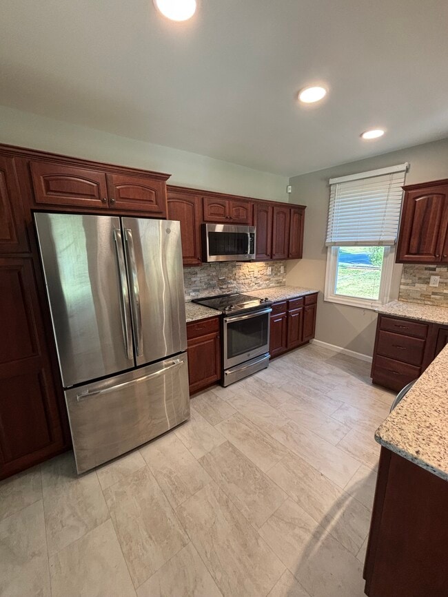 Building Photo - 290 N Cornwall Rd