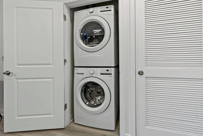 Foto del edificio - 164-172-172 Cherry St