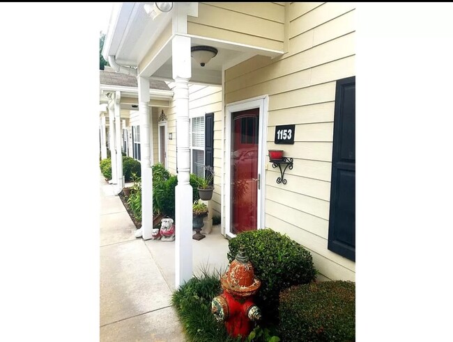 Building Photo - 1153 Riverside Ter