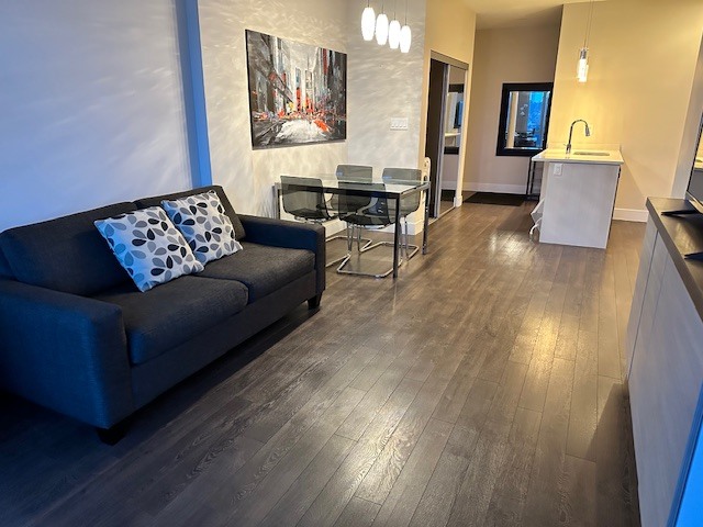 Photo du bâtiment - 1090 Johnson St