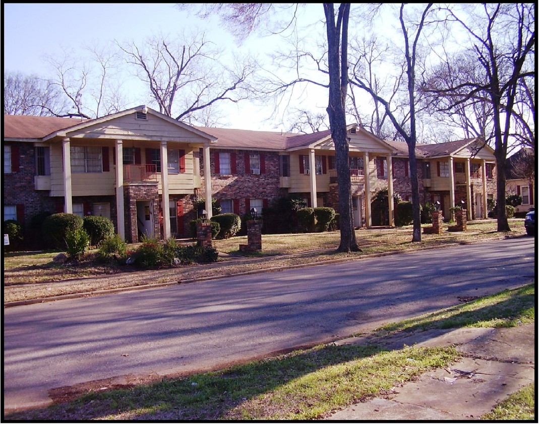 Building Photo - East Lake Apartments