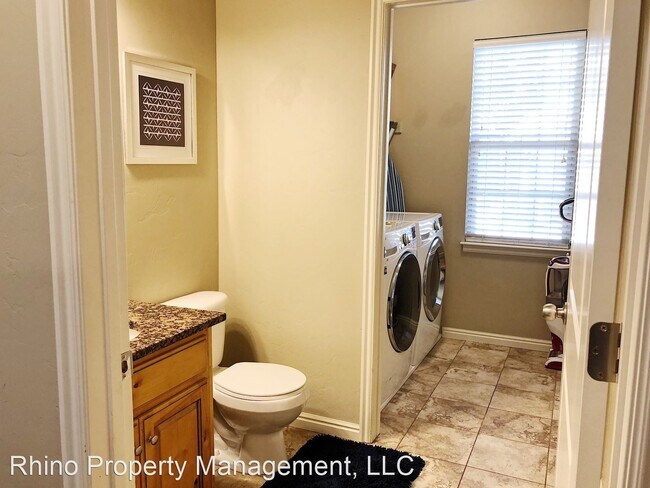 Building Photo - 4 br, 3.5 bath House - 143 S. 920 E.