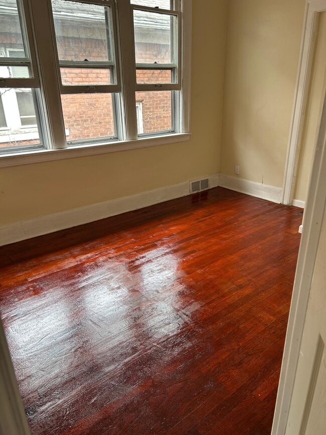 Foto del edificio - 2985 W Grand St