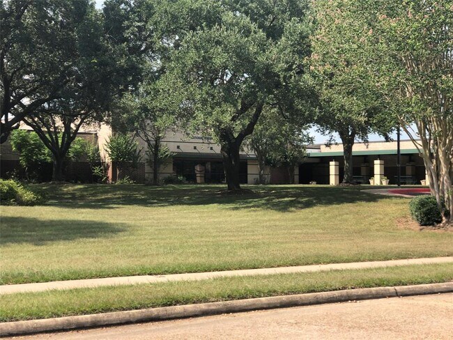 Building Photo - 15826 Fox Springs Dr