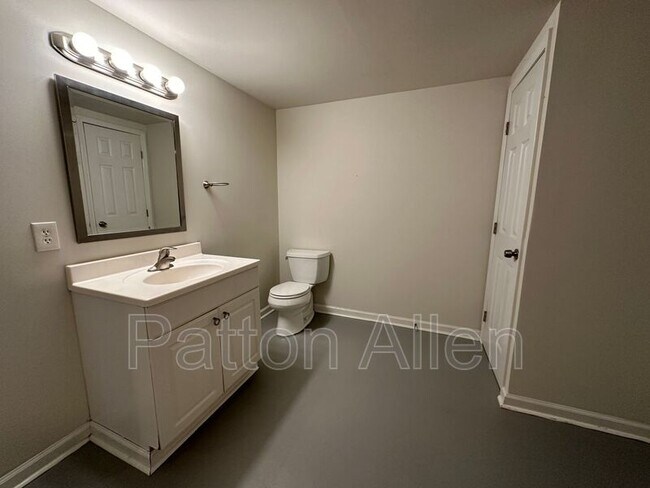 Foto del edificio - 64 Mildred Ave