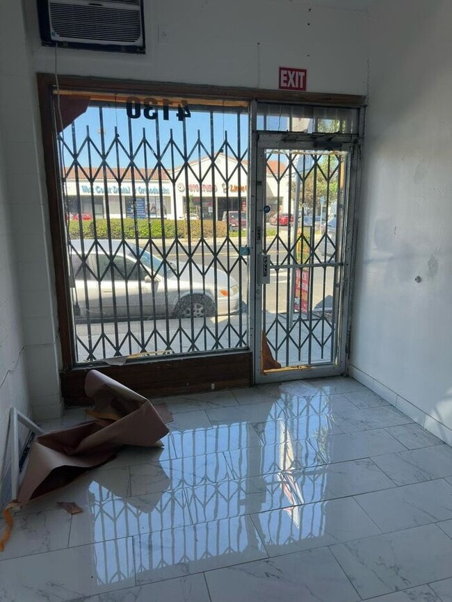 Building Photo - Commercial Unit for Rent in South Gate CA ...