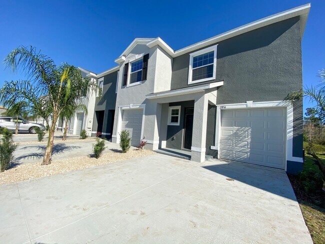 Foto del edificio - Beautiful 3-Bedroom + Loft Townhome for Rent in North Tampa / Land O' Lakes!