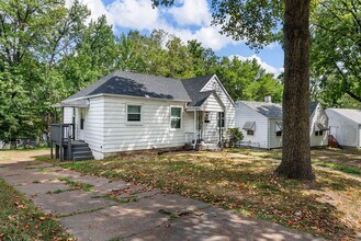 Building Photo - 7117 Lamont Dr