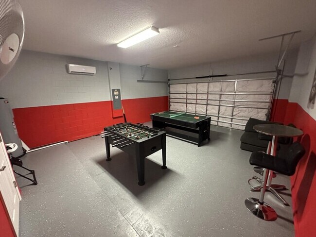 Building Photo - 2305 Providence Blvd