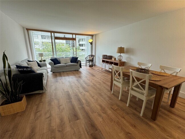 Foto del edificio - 150 Ocean Ln Dr