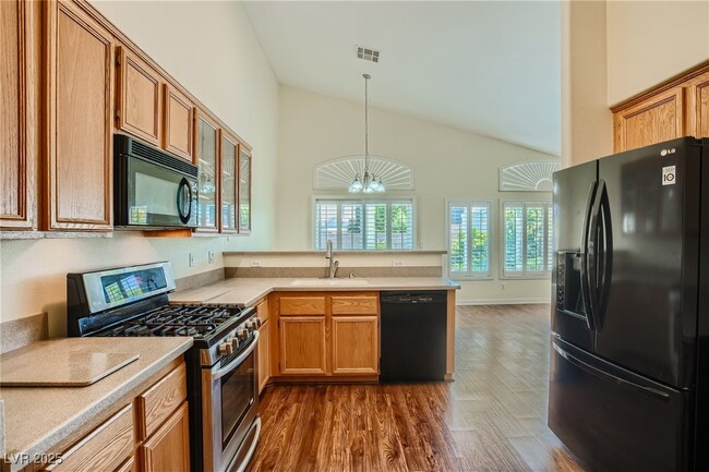 Foto del edificio - 2800 Evelyn Lake Ct