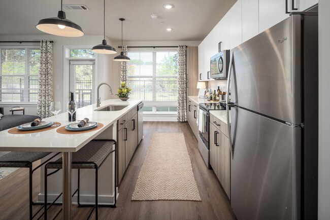 Building Photo - 2084 Bolton Dr NW
