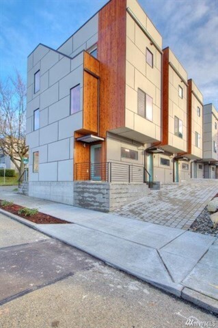 Foto del edificio - Beautiful 2016 Ballard Townhome 3 Bed 2.5 bath