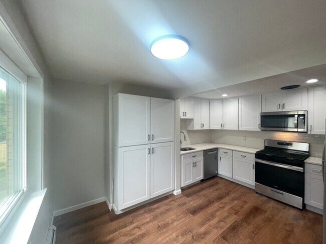 Foto del edificio - 1354 Amherst St