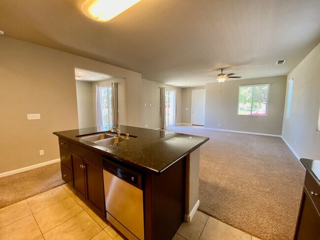 Building Photo - $2,150 HWY 168 & Shepherd, 2 Bedroom +offi...