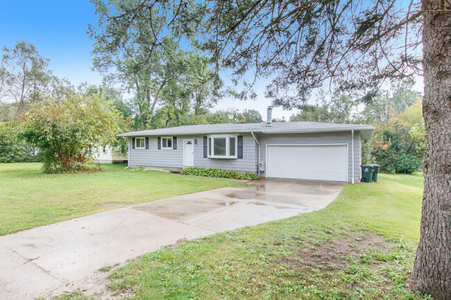 Building Photo - 3755 Waldon Rd
