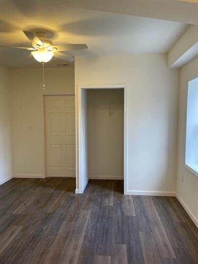 Foto del edificio - Available Now! Large 5 Bed 3 Bath home in town with a large backyard!