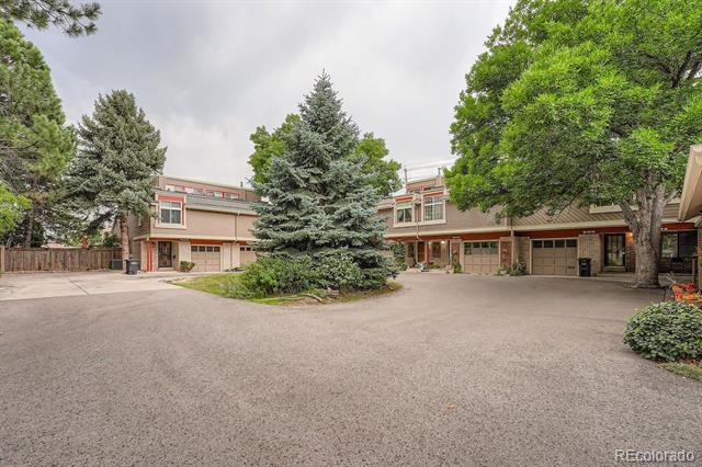 Foto del edificio - 235 S Monaco St Pkwy