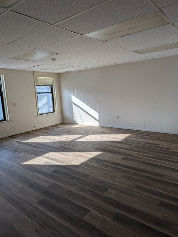 Foto del edificio - 185 N Main St