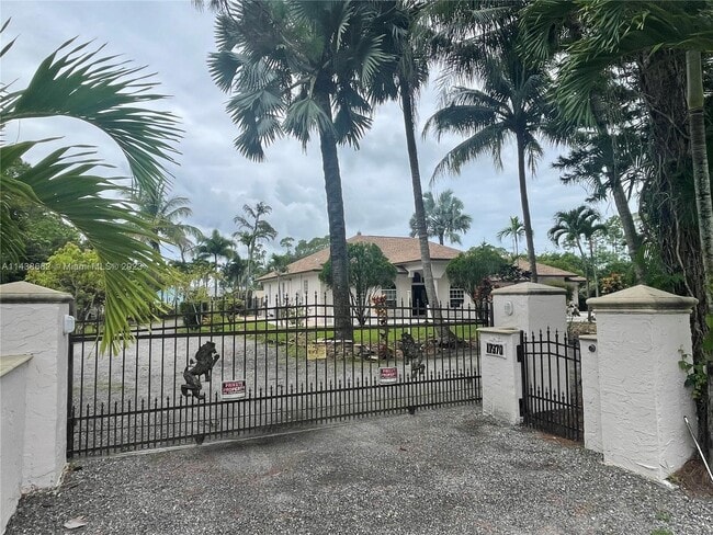 Foto del edificio - 17970 Orange Blvd