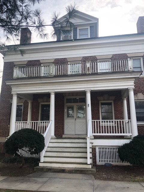 Primary Photo - 201 Pence St