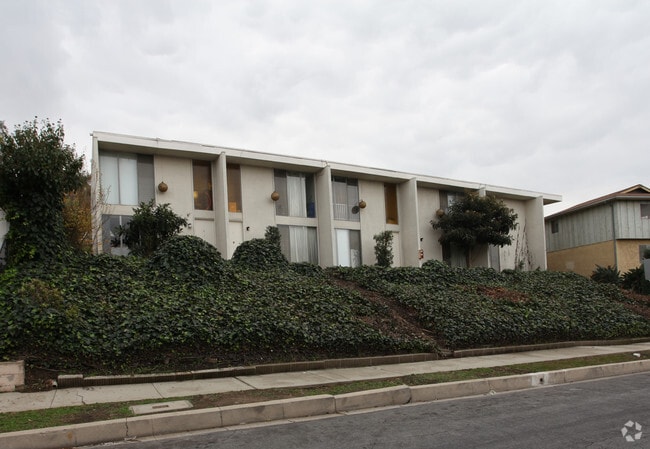 Building Photo - 944 W Mabel Ave