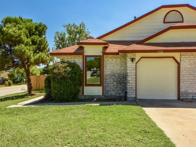 Building Photo - 1101 Orchard Park Cir