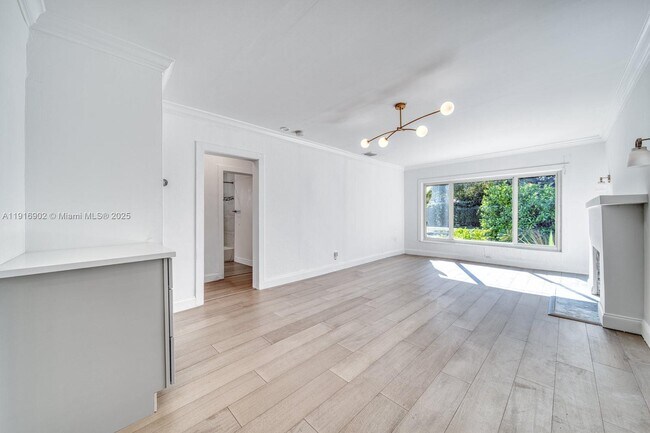 Building Photo - 845 NE 119th St